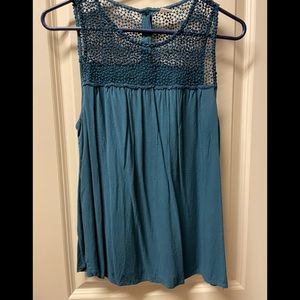 Woman’s Medium sleeveless dark teal top.